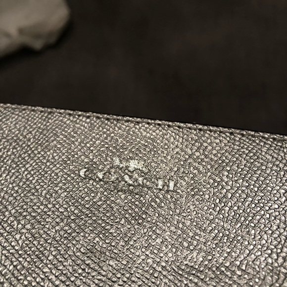 Coach Silver Metallic Corner Zip Wristlet Bag New - Picture 4 of 8